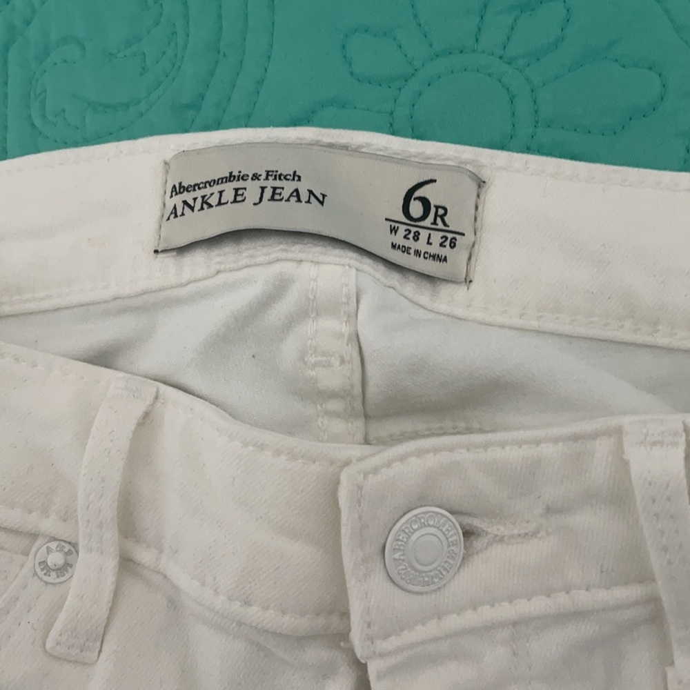 Jeans - Picture 3 of 3